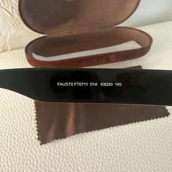 NWT TOM FORD FAUSTO FT0711 Sunglasses
Stylish and Rare. Sold out! - Picture 6 of 7